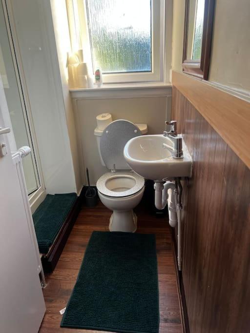 One Bedroom Apartment In Gorgie With New Central Heating System EDI Exterior foto
